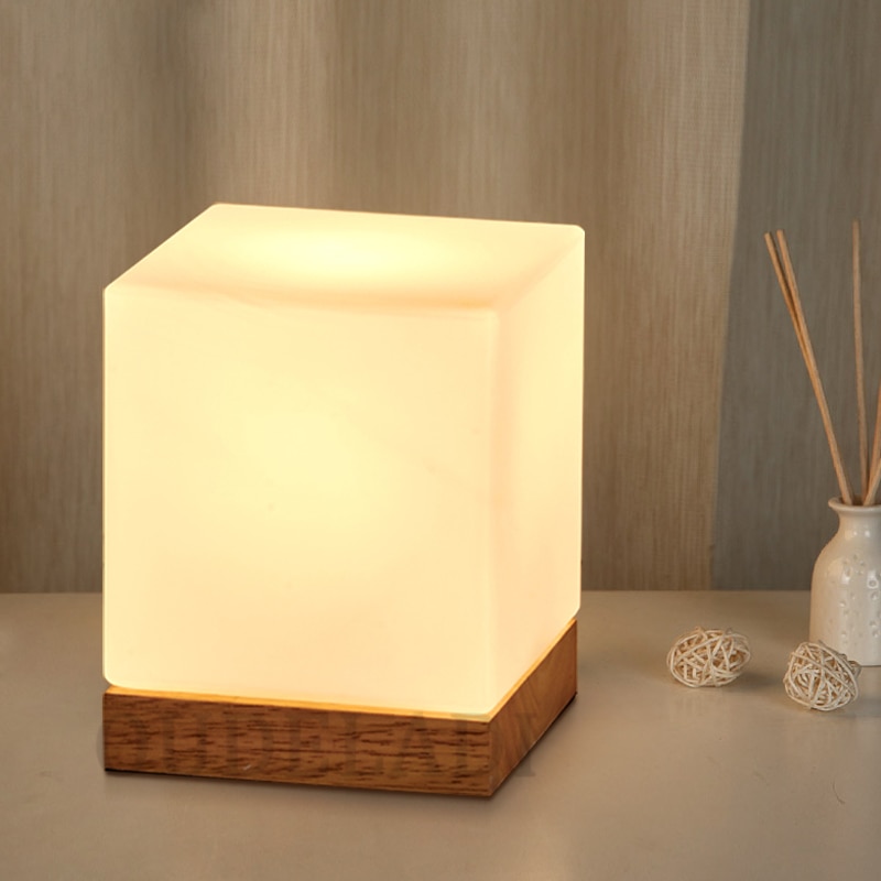 Lampe en bois moderne