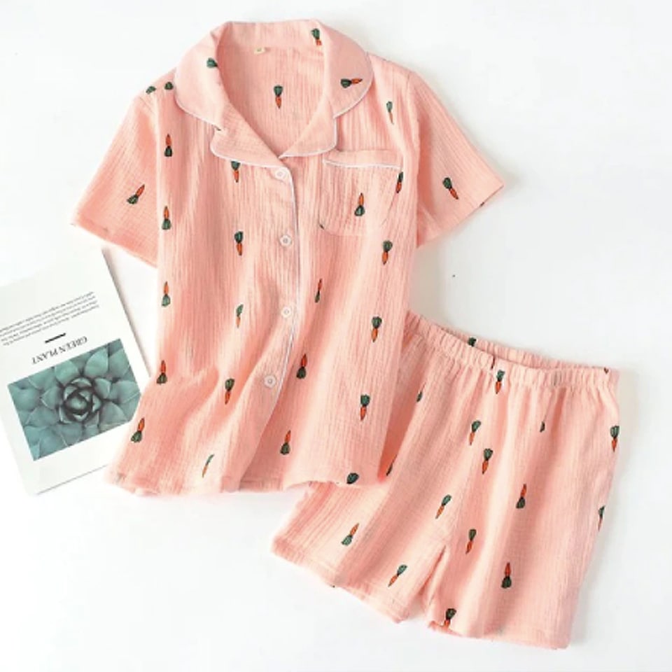 Pyjama en gaze de coton motifs carottes pour femmes