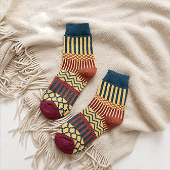 Chaussettes chaudes à motifs géométriques multicolores pour femme